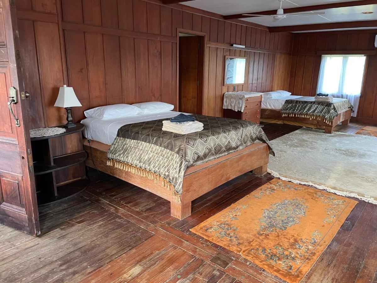 Oceania House Hotel Bantam Village Esterno foto
